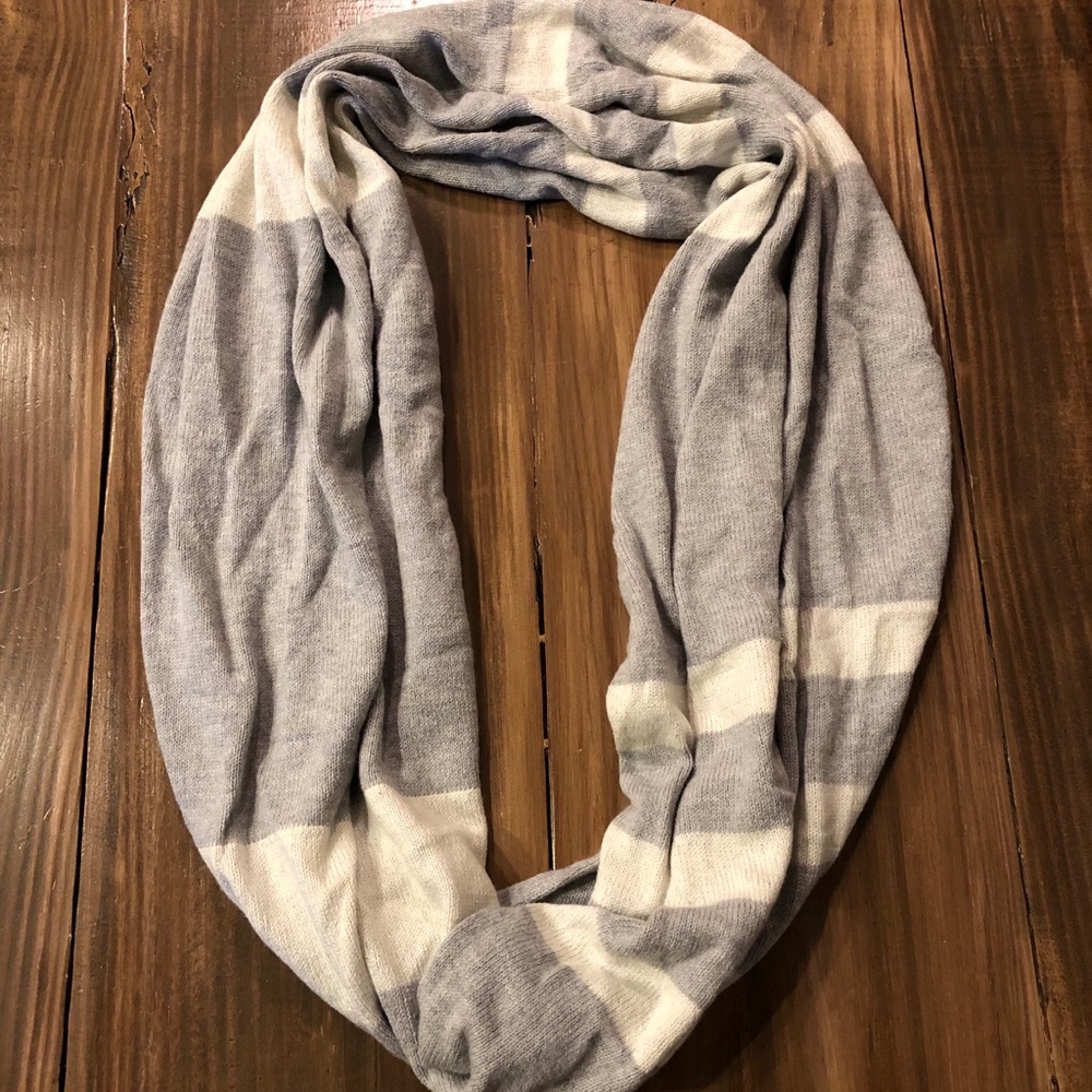 American Eagle Outfitters infinity scarf